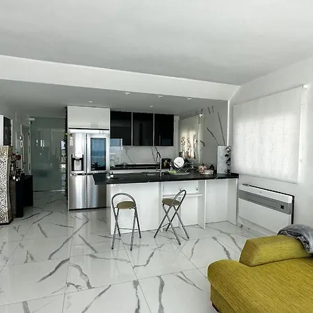 Beachfront Apartment With Pleasant Views Of The Sea And The Historic Lighthouse. La Cala De Mijas Exterior photo