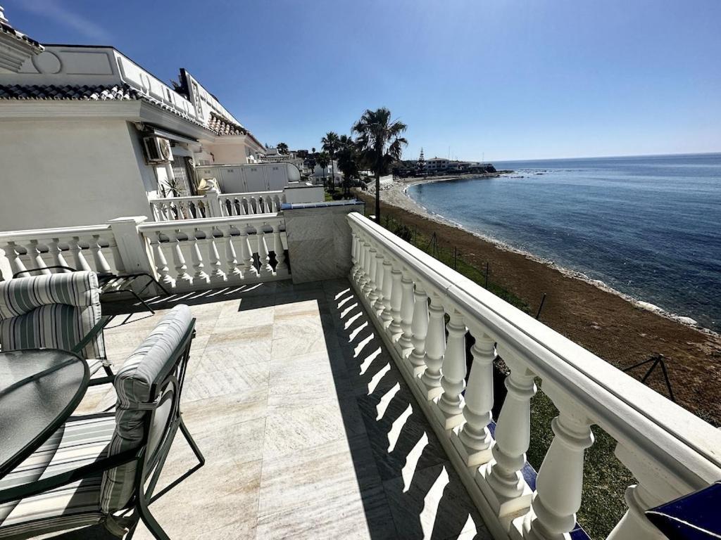 Apartment Beachfront With Pleasant Views Of The Sea And The Historic Lighthouse.